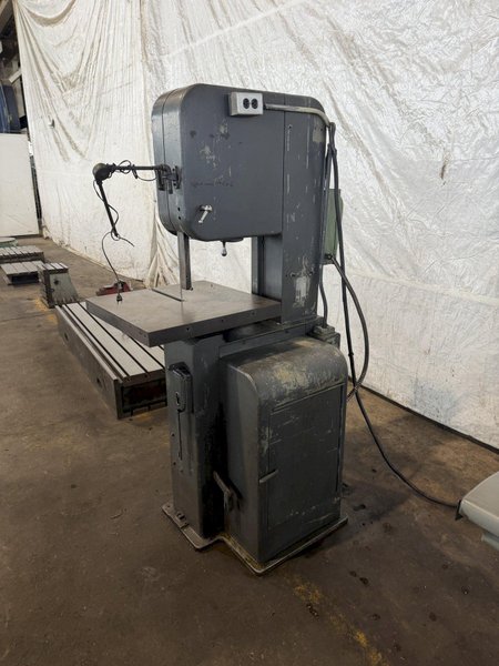 DOALL METALMASTER VERTICAL BANDSAW. STOCK # 0434426