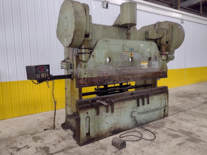 225 TON X 10' CINCINNATI MODEL #9 AUTO CYCLE AIR CLUTCH MECHANICAL PRESS BRAKE: STOCK #21130