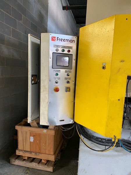 300 Ton Freeman BP300-7118 Full Head Hydraulic Cutting Press, 2004