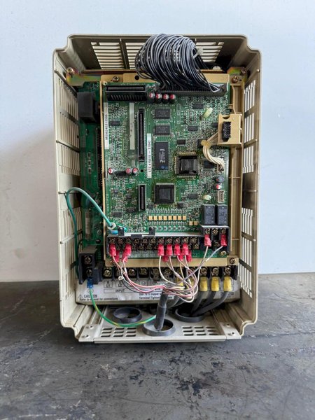 Yaskawa CIMR-G5U27P5 Inverter Drive, 3-Phase, With JVOP-130U Operator