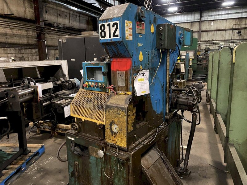 3904RB Used Haven 873 Re-cut w/ Bundle Loader &amp; Target