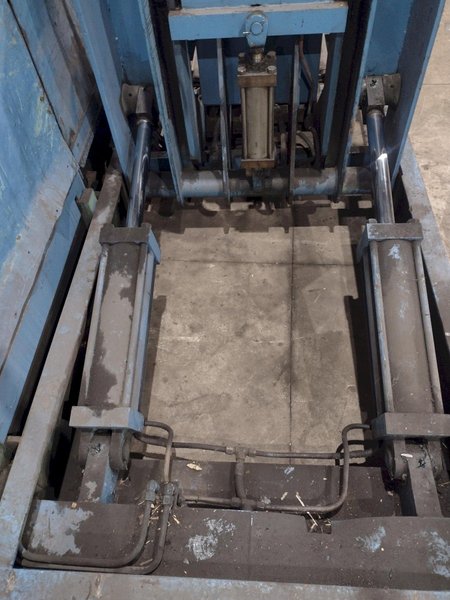 20,000 LBS BRANER HYDRAULIC COIL UPENDER WITH POWER FEED CONVEYOR: YOBRO #25238
