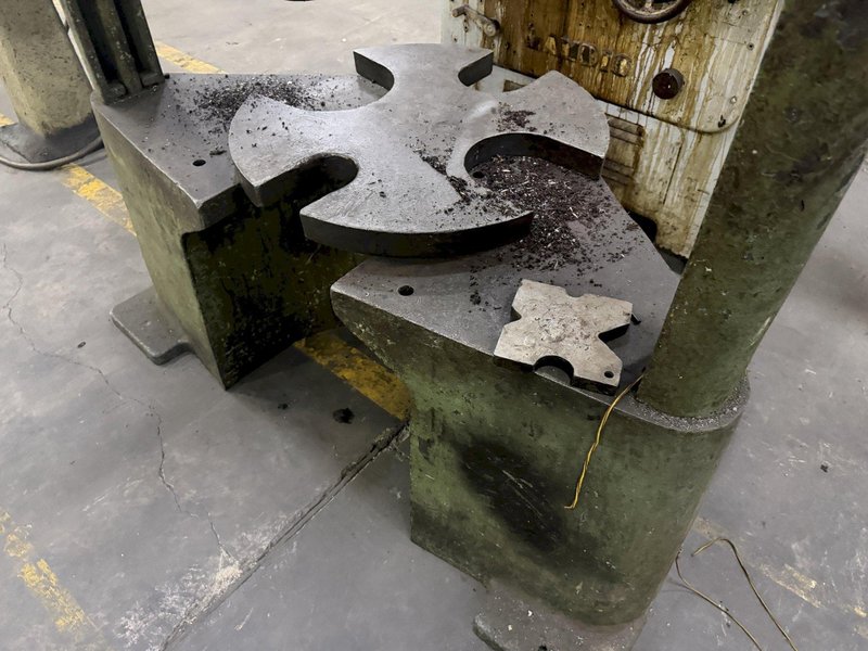 GREENERD #32 TWIN POST MANUAL ARBOR PRESS: YOBRO #25234