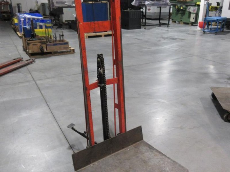 Global Die Cart 30" x 22" Platform 48" Lift Height, Foot Lever Operated - Auction Item