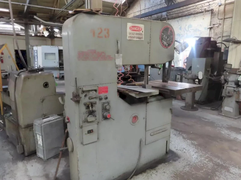 36" DOALL 3612-H VERTICAL BANDSAW: YOBRO #25025