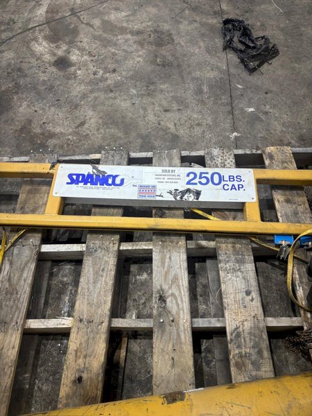 250 LB SPANCO FREE STANDING BOOM JIB CRANE WITH HOIST: YOBRO #24347