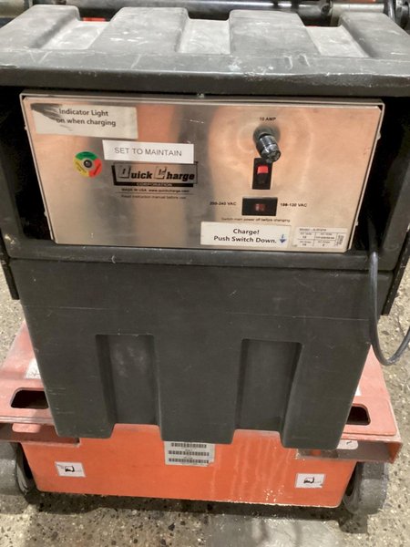 JLG 12SP VERTICAL MAN LIFT USED