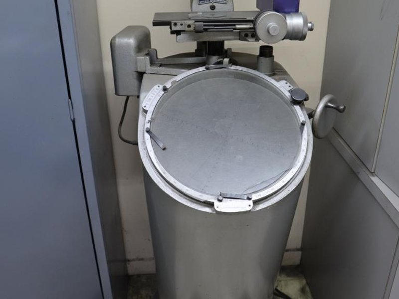 Scherr Tumico 14" Standing Optical Comparator, Manual Stage, 10X and 20X Lens- Auction Item