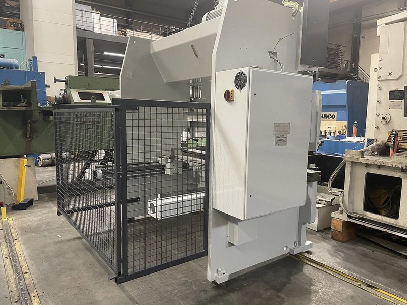 LVD PPEB 100 ton x 2500 mm + 1000 mm CNC