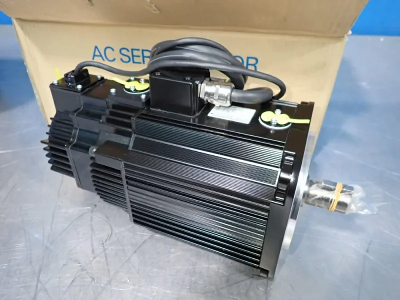 YASKAWA AC SERVO MOTOR  -  SGMGH-13A2A-YRA1