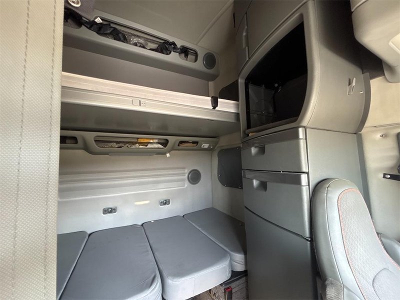 2024 Volvo VNL64T860 4V4NC9EH8RN650845