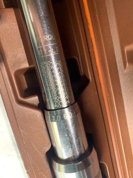 PARAMOUNT 1/2&quot; DRIVE MICROMETER TORQUE WRENCH 50 TO 250 FT/LB PAR-SARO250-FT STOCK #15181