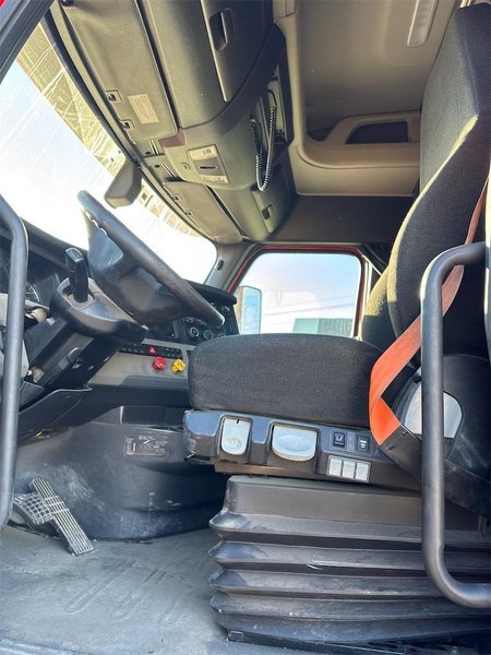 2020 Freightliner Cascadia 1FUJHHDV9LLLC1673