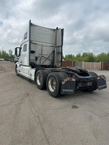 2022 Volvo VNL64T860 4V4NC9EJ2NN303105