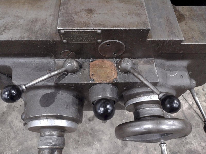 CINCINNATI NO. 4 VERTICAL MILLING MACHINE: YOBRO #24460