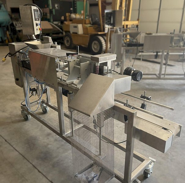 (A) WEIGHPACK Complete Set: Zippy Bagger R-L, Primolinear Scale V-5 2L/3P, Infeed Conveyor, Floor Hopper