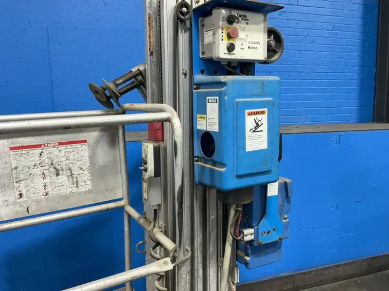 GENIE INDUSTRIES 350 LBS ONE MAN BASKET LIFT   -  AWP-25S