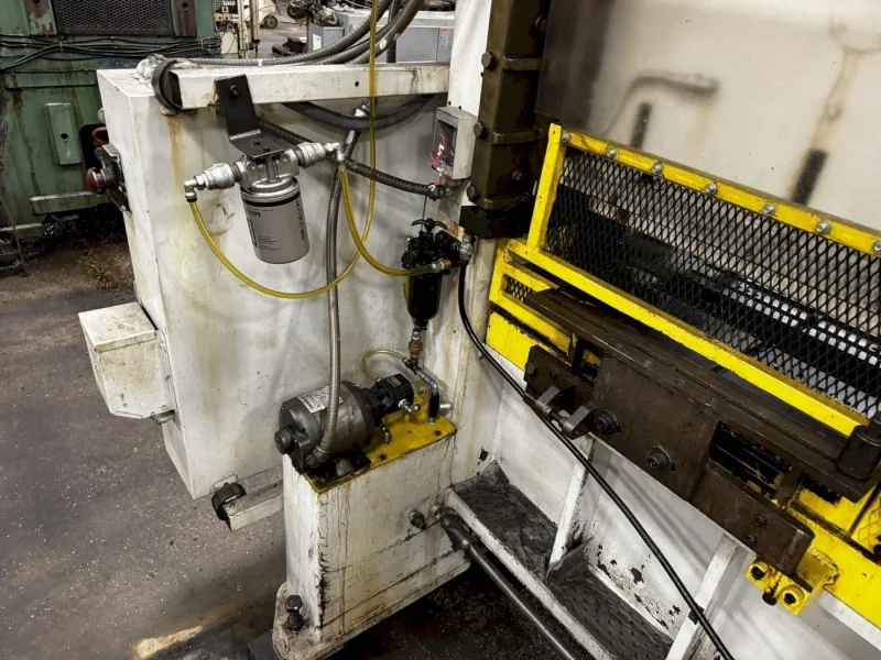 40 TON L&amp;J STRAIGHT SIDE PRESS: YOBRO #23910