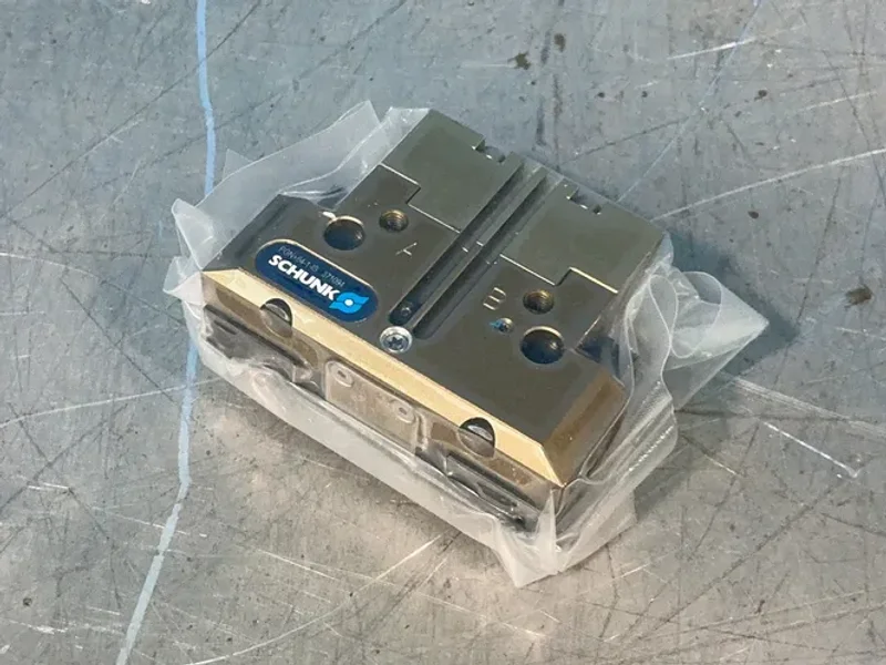 SCHUNK UNIVERSAL PNEUMATIC GRIPPER   -  0371094