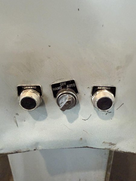 2500 LB X 12&quot; AMERICAN MODEL 60 MOTORIZED UNCOILER. STOCK # 0883725