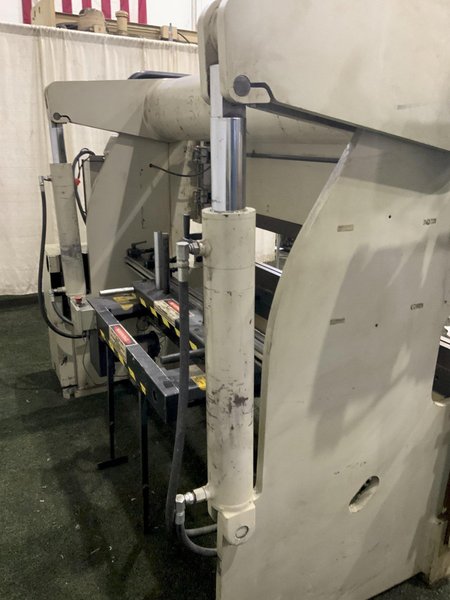60 TON X 8' ACCURPRESS HYDRAULIC PRESS BRAKE: STOCK #80973