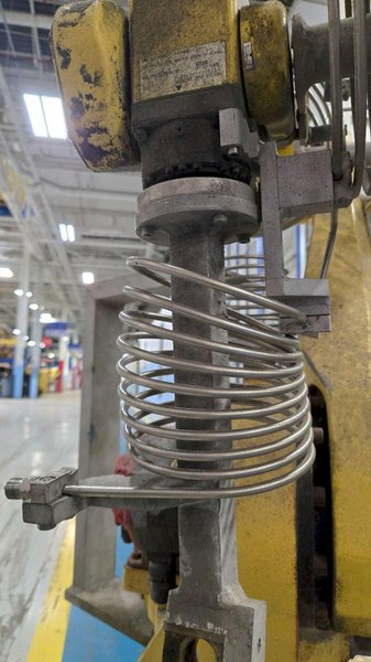 FANUC M-16IB/20 + R-J3IB ROBOT ARM AND CONTROL PANEL USED