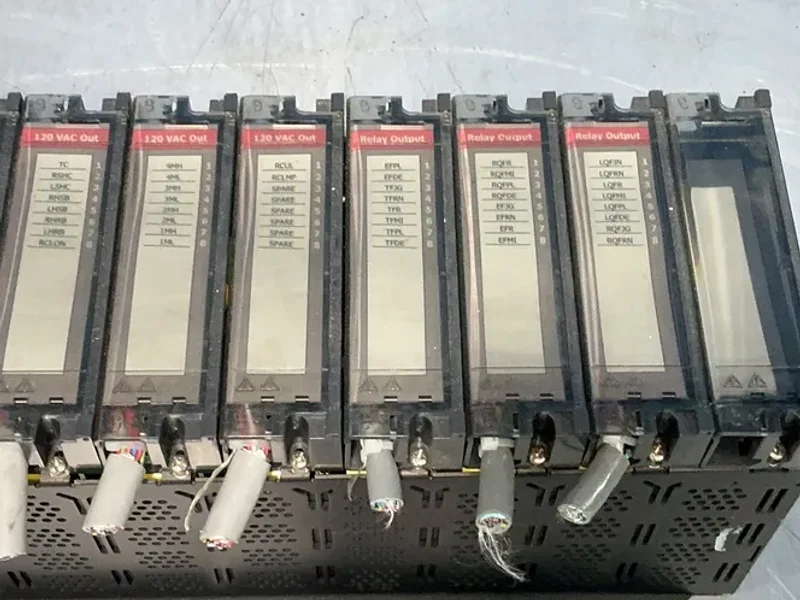 HONEYWELL 12-SLOT I/O RACK W/MODULES  -  900R12-0101