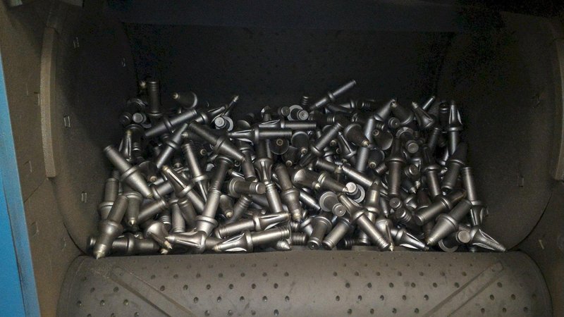 5 Cubic Foot Rubber Belt Tumble Blast System