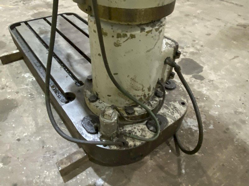 5&#039; x 13&quot; DARBERT MODEL #3676 RADIAL ARM DRILL: STOCK #20259