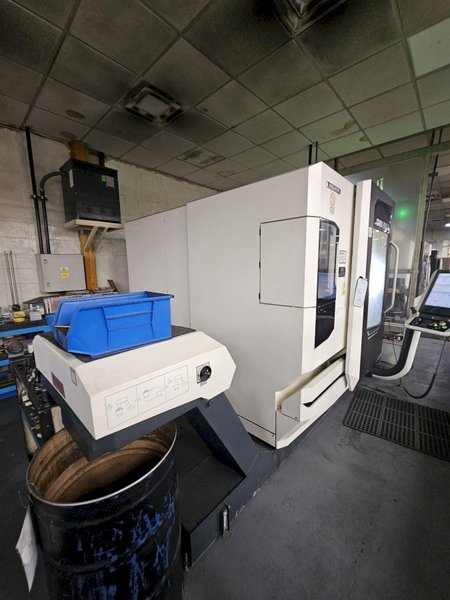 2019 DMG MORI CMX 800 V Vertical Machining Center - High Precision Performance