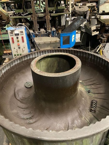 Sweco Model FM-10HA Vibratory Finisher