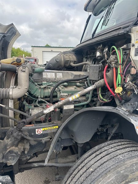 2022 Volvo VNL64T860 4V4NC9EJ2NN303105