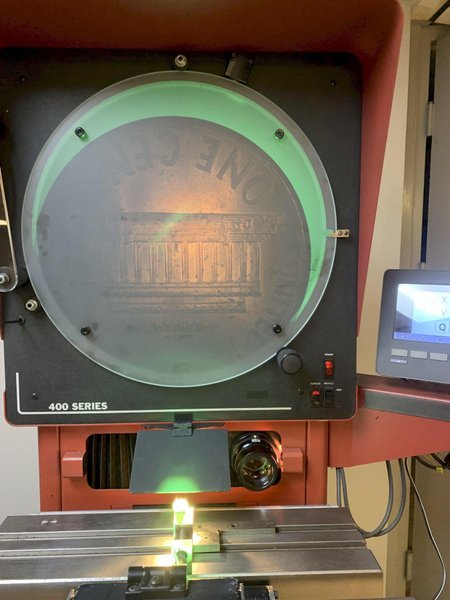 16" STARRETT Model HD400 Bench Top Optical Comparator, S/N 20573.