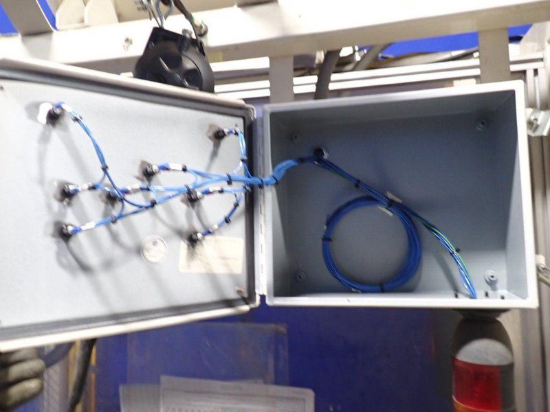 HS TECHNOLOGIES ASSEMBLY STATION  -  C-PILLAR QUAD CAB