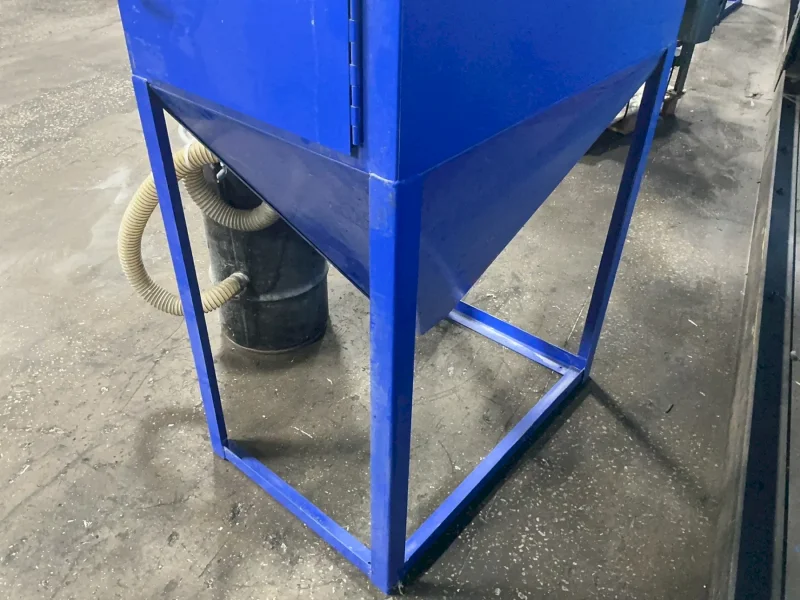 17" X 37" X 12" BLAST CABINET