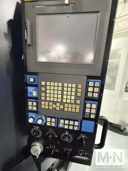 Makino V33 CNC Vertical Machining Center, 2004