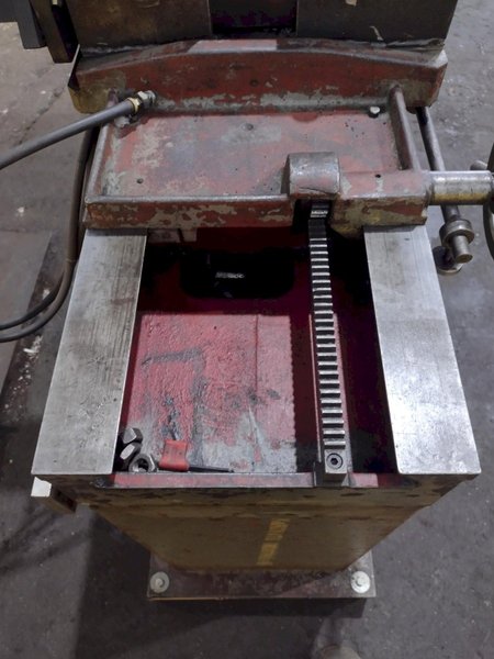 2.5" HMV - HULTSFREDS PIPE &amp; BOLT THREADER, WITH LANCO LANDIS THREADING HEAD: STOCK #19142