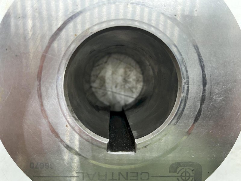 (2) 1.000-8 UNRC INFEED DIE DIA 5.497 / 593609 CENTRAL 36670: stock 16368