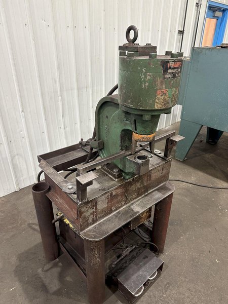60 TON PEDINGHAUS  MODEL # FP - 60 HYDRAULIC FLANGE PUNCH : STOCK #77526