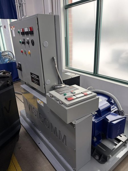 Hennecke HP‑RTM  High‑Pressure Polyurethane Metering Machine Streamline,  2016 – Low hours,   MN 10-RTM Mixing Head