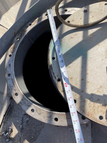 9,000 Gallon SS Vertical Tank