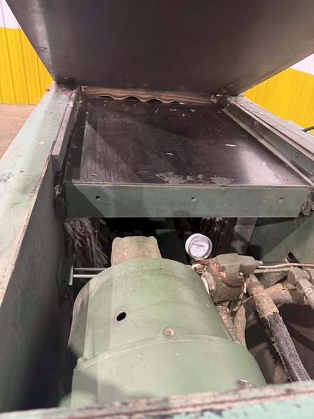 30" X 42" BALEMASTER CLOSED DOOR HORIZONTAL HYDRAULIC BALER: YOBRO #25089