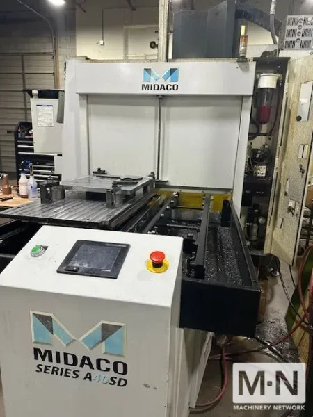 HAAS VF-4 CNC Vertical Machining Center w/Midaco Pallet Changer , 2012