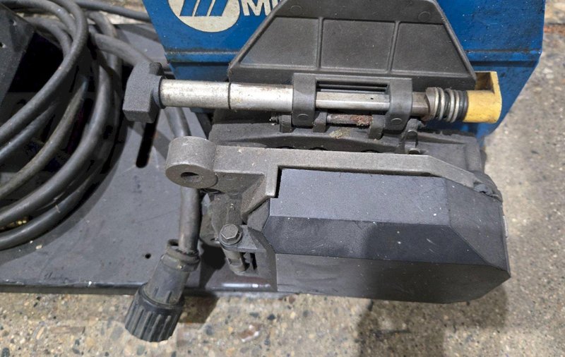 MILLER S-62 24V WIRE FEEDER USED