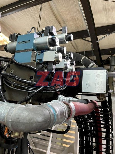 Cincinnati Milacron Used MM725 Injection Molding Machine, 725 US Ton, 460V