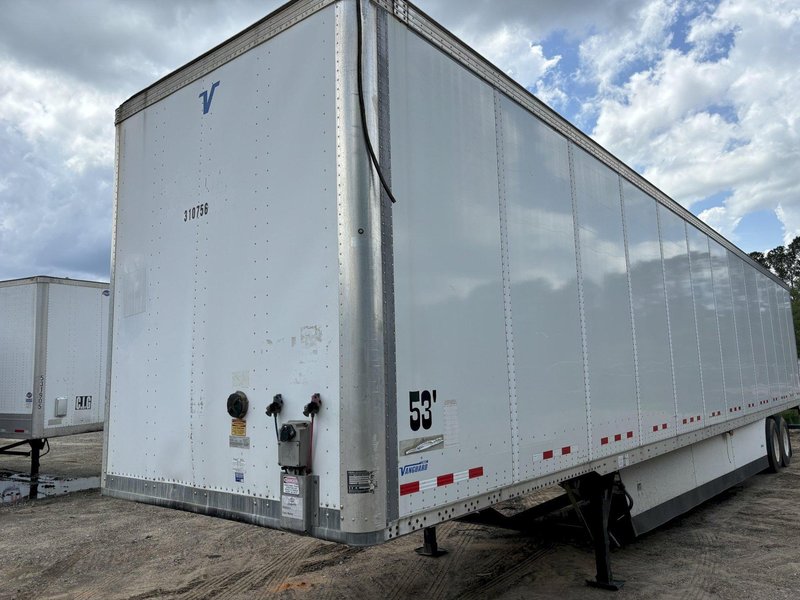 2016 Vanguard 53 x 102 5V8VC5328GM610462