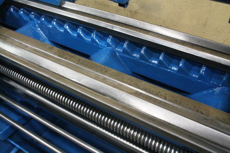 28&quot; X 132&quot; HERCULES AJAX HEAVY DUTY 25 GAP BED ENGINE LATHE: STOCK #65453