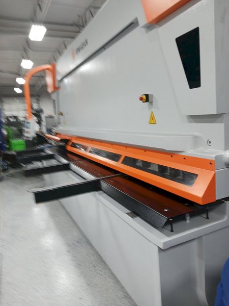 13' X 3/4" ERMAK HVR4100X20 CNC HYDRAULIC SHEAR.(NEW IN 2022) STOCK # 0639023