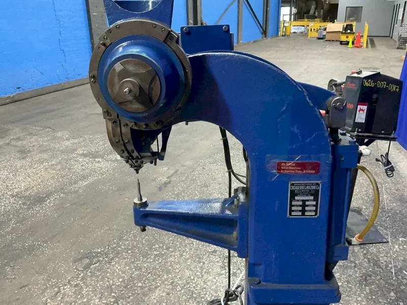CHICAGO RIVET &amp; MACHINE CO. JAWS 58, ANVIL 387, DRIVER 1046 RIVETER  -  190-86