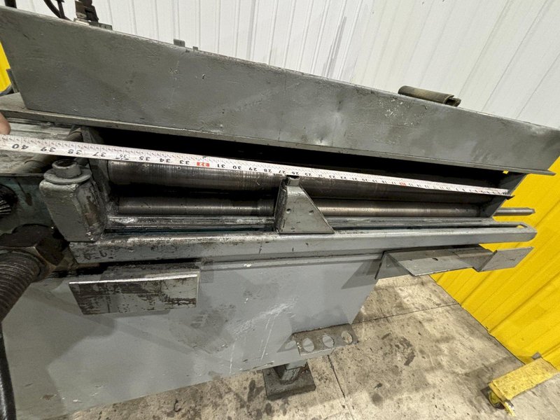 36&quot;W X 24&quot; PRESS EQUIPMENT AIR GRIP FEEDER W/ STRAIGHTENER &amp; ROLL 1998 : STOCK #21953